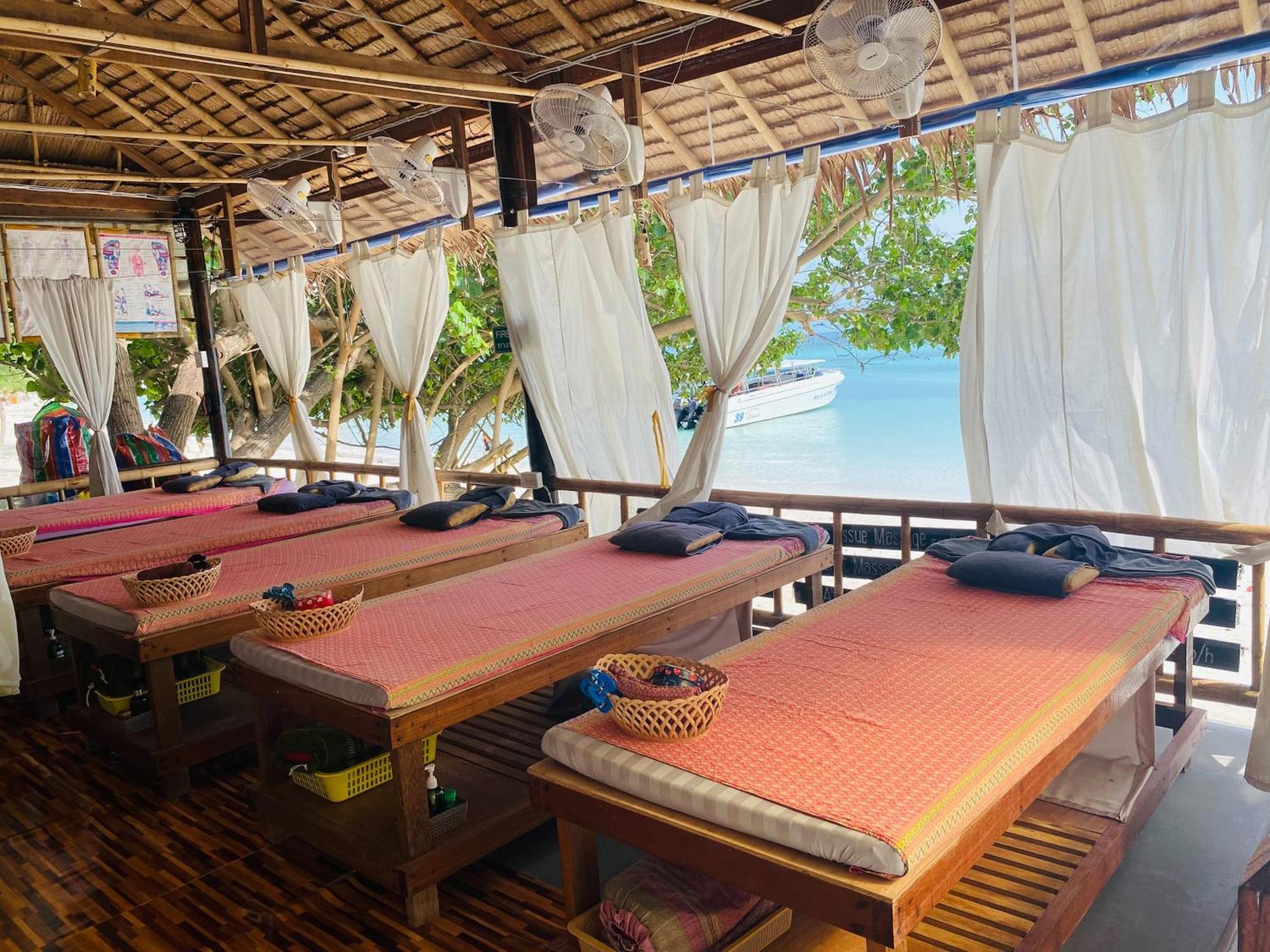 Bella Vista Beach Resort Koh Lipe Exterior foto