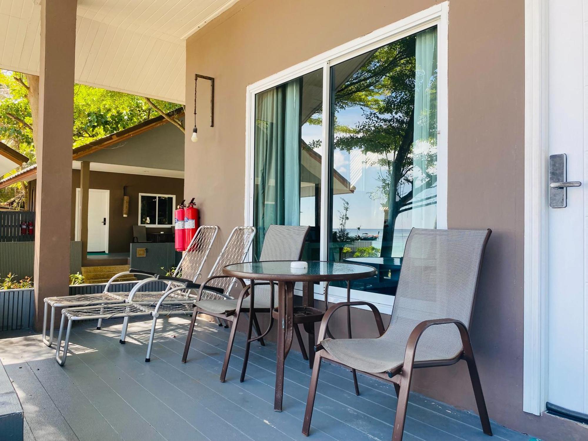Bella Vista Beach Resort Koh Lipe Exterior foto