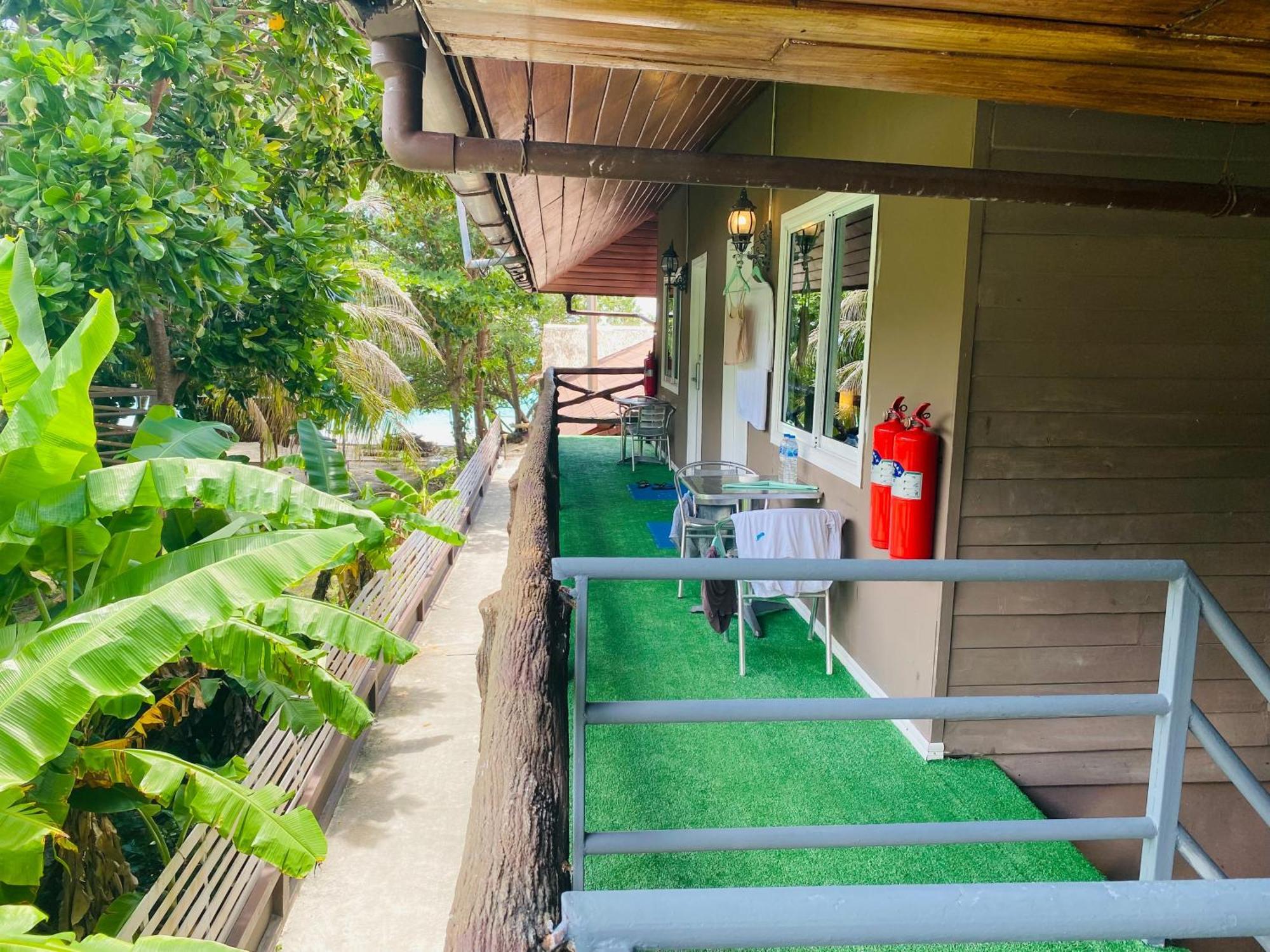 Bella Vista Beach Resort Koh Lipe Exterior foto